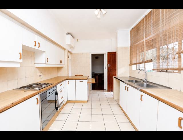 10 BEDROOM HOUSE FOR SALE IN GLENWOOD
